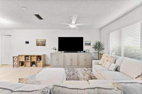 10661 NW 27th Court, Sunrise FL - photo 11 of 47