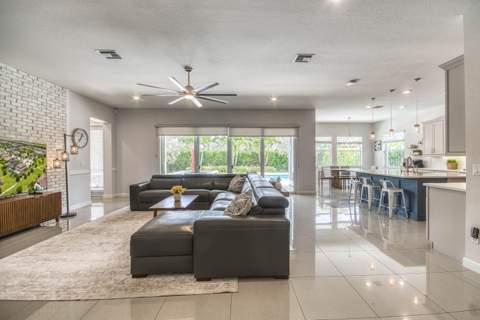 1086 Ember Ridge Run, Loxahatchee FL - photo 8 of 93