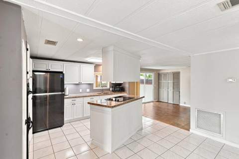 21671 S Heritage Circle, Pembroke Pines FL - photo 20 of 28