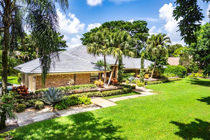 4 bedroom Single Family Residence at 6911 Annapolis Court, Parkland LAKES/Cypresshead, Parkland — photo 3