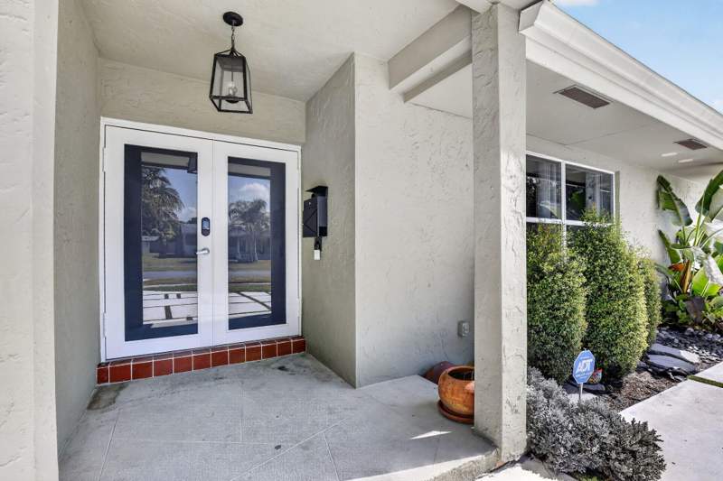 4 bedroom Single Family Residence at 5301 SW 8th Court, Plantation Park Seventh Add, Plantation — photo 4