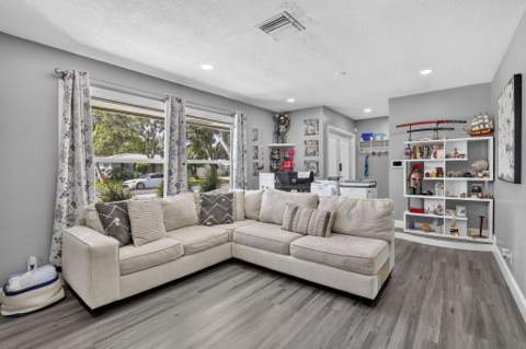 5301 SW 8th Court, Plantation FL - photo 10 of 57