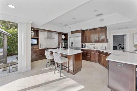 910 Jasmine Drive, Delray Beach FL - photo 8 of 40