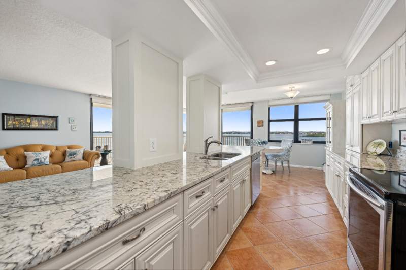 2 bedroom Condominium at 5480 N Ocean Drive #B7c, Dunes Towers Condo, Singer Island — photo 5