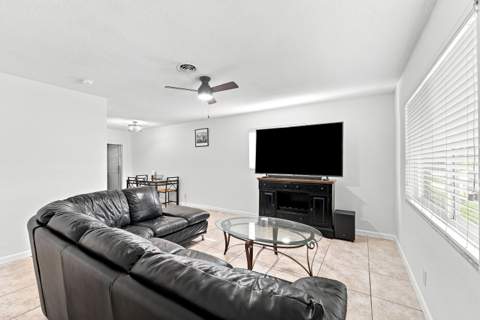 2908 NW 48th Street, Tamarac FL - photo 7 of 39