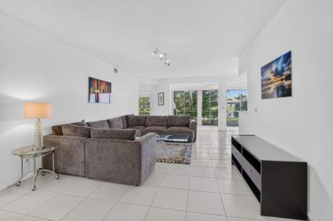 8065 Aberdeen Drive #102, Boynton Beach FL - photo 8 of 77