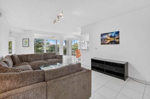 8065 Aberdeen Drive #102, Boynton Beach FL - photo 9 of 77
