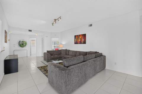 8065 Aberdeen Drive #102, Boynton Beach FL - photo 12 of 77