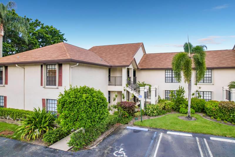 3 bedroom Condominium at 3451 Jog Park Drive, Lucerne Park Condos 1,1A,2 Thru 15 And 23 Thru 28, Greenacres — photo 3