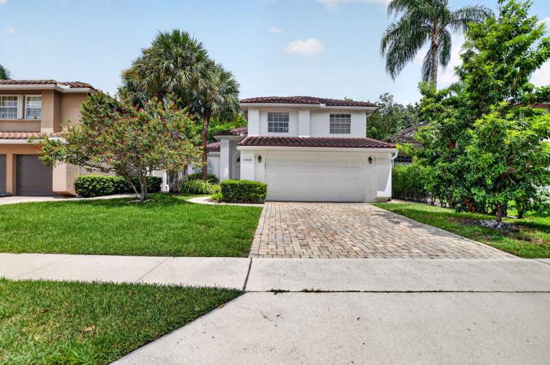 4 bedroom Single Family Residence at 10426 Buena Ventura Drive, Tract D Of Mission Bay, Boca Raton — photo 2