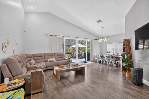 10426 Buena Ventura Drive, Boca Raton FL - photo 9 of 63