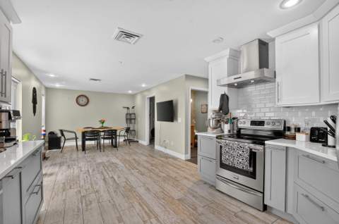 10426 Buena Ventura Drive, Boca Raton FL - photo 15 of 63