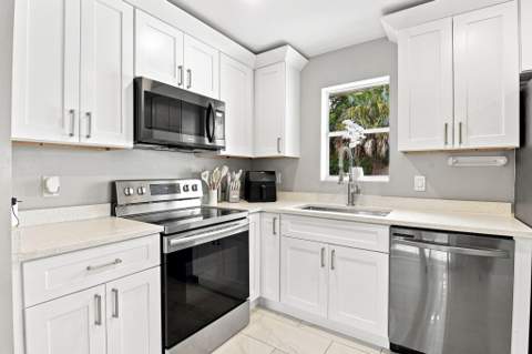 1217 W 32nd Street, Riviera Beach FL - photo 9 of 23