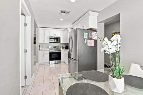 1217 W 32nd Street, Riviera Beach FL - photo 8 of 23