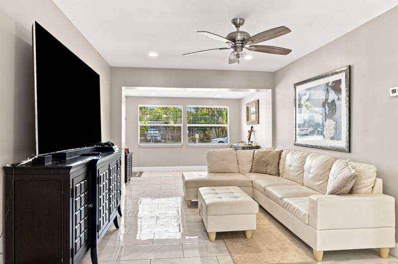 4 bedroom Single Family Residence at 1217 W 32nd Street, Dunbar Terr, Riviera Beach — photo 5