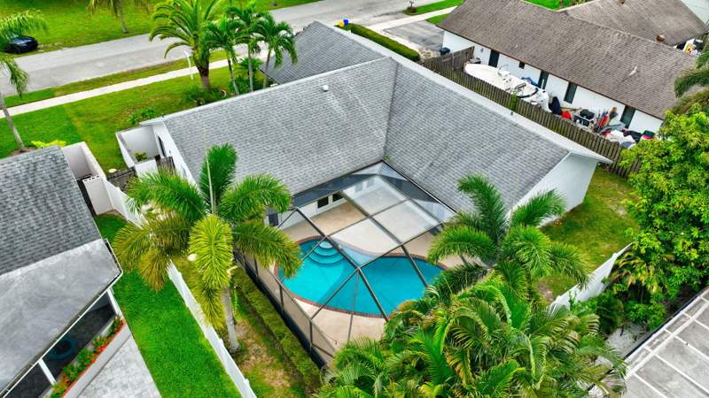 3 bedroom Single Family Residence at 586 NW 45th Way, Pine Trail East, Delray Beach — photo 3