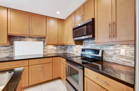 586 NW 45th Way, Delray Beach FL - photo 7 of 37