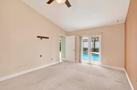 586 NW 45th Way, Delray Beach FL - photo 23 of 37