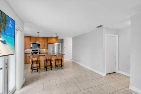 586 NW 45th Way, Delray Beach FL - photo 14 of 37