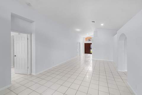 5737 Royal Club Drive, Boynton Beach FL - photo 6 of 42