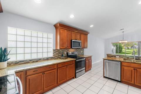 5737 Royal Club Drive, Boynton Beach FL - photo 13 of 42
