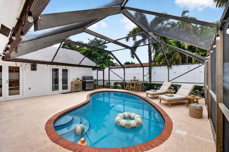 3 bedroom Single Family Residence at 586 NW 45th Way, Pine Trail East, Delray Beach — photo 4
