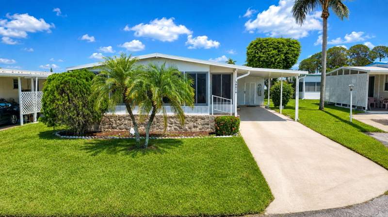 2 bedroom Manufactured Home at 39019 Gayle Bay, Jamaica Bay Mobile Home Co Op, Boynton Beach — photo 3