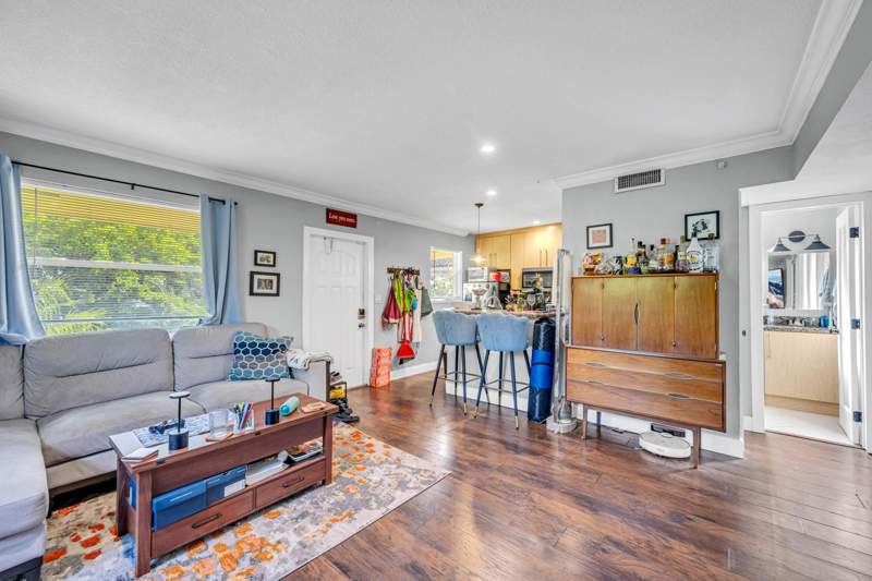 2 bedroom Condominium at 811 NE 14th Place, Middle River Manor Condo, Fort Lauderdale — photo 2