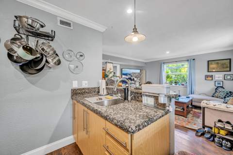 811 NE 14th Place, Fort Lauderdale FL - photo 6 of 17