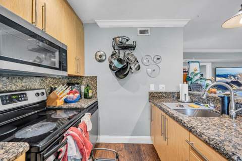 811 NE 14th Place, Fort Lauderdale FL - photo 7 of 17