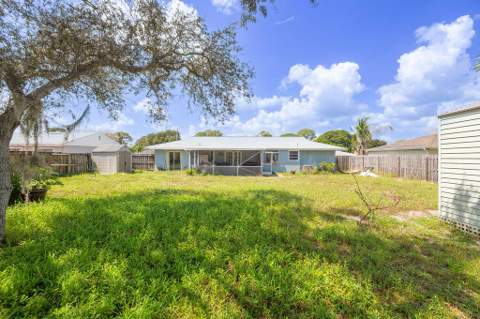 1337 SE Roanoke Street, Port St. Lucie FL - photo 23 of 27