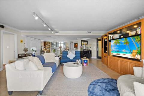 1167 Hillsboro Mile #308, Hillsboro Beach FL - photo 11 of 37
