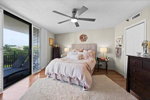1167 Hillsboro Mile #308, Hillsboro Beach FL - photo 18 of 37