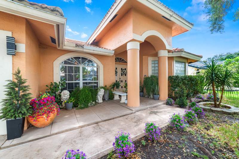 4 bedroom Single Family Residence at 4477 NW 89th Way, Royal Land Amended, Coral Springs — photo 3