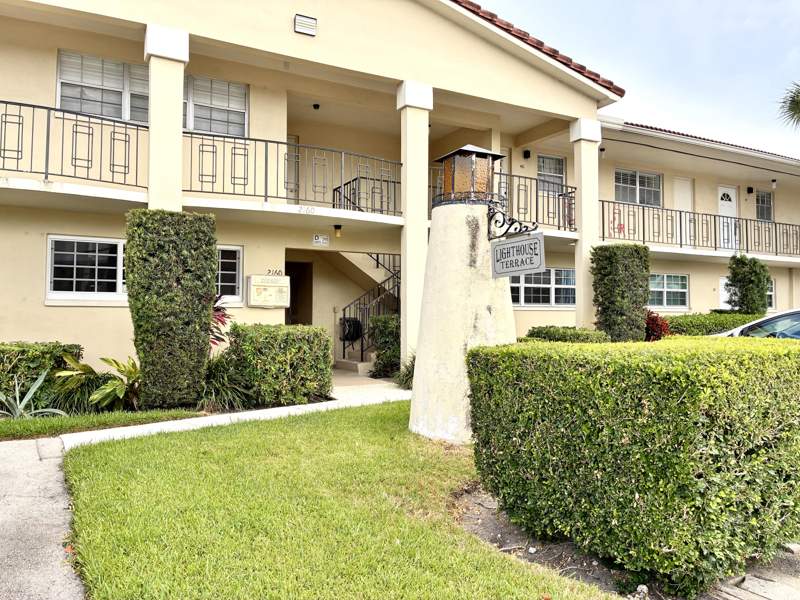 2 bedroom Stock Cooperative at 2204 NE 36th Street #26, Lighthouse Terrace Co-Op, Lighthouse Point — photo 5
