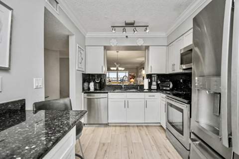 14112 Huntington Pointe Drive #401, Delray Beach FL - photo 12 of 38