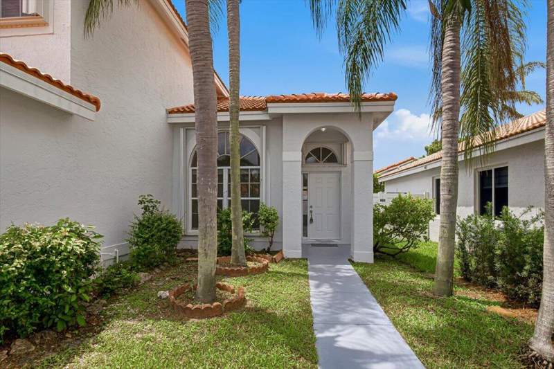 4 bedroom Single Family Residence at 1378 SW 180th Avenue, Silver Lakes Phase II Replat, Pembroke Pines — photo 2