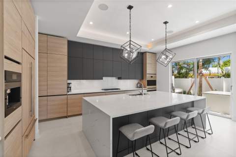 221 Shore Court, Lauderdale-By-The-Sea FL - photo 17 of 82