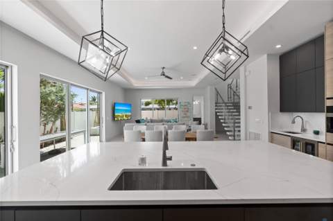 221 Shore Court, Lauderdale-By-The-Sea FL - photo 22 of 82