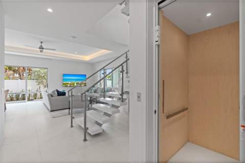 221 Shore Court, Lauderdale-By-The-Sea FL - photo 12 of 82