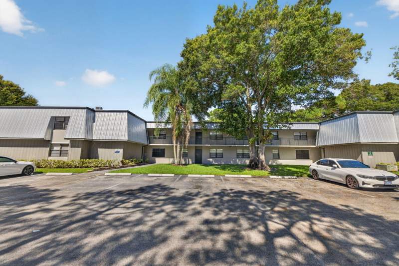 1 bedroom Condominium at 2517 S 17th Street #103, Woodlands Condominium Apartment Building 3, Fort Pierce — photo 4