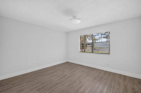 2517 S 17th Street #103, Fort Pierce FL - photo 7 of 25