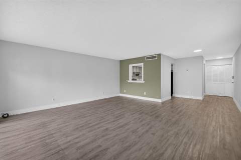 2517 S 17th Street #103, Fort Pierce FL - photo 13 of 25