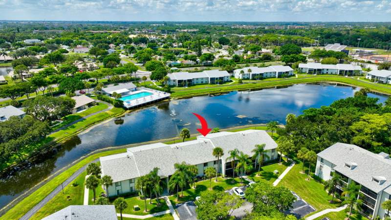 2 bedroom Condominium at 1010 Green Pine Boulevard #F2, Palm Club Village I Condo, West Palm Beach — photo 2