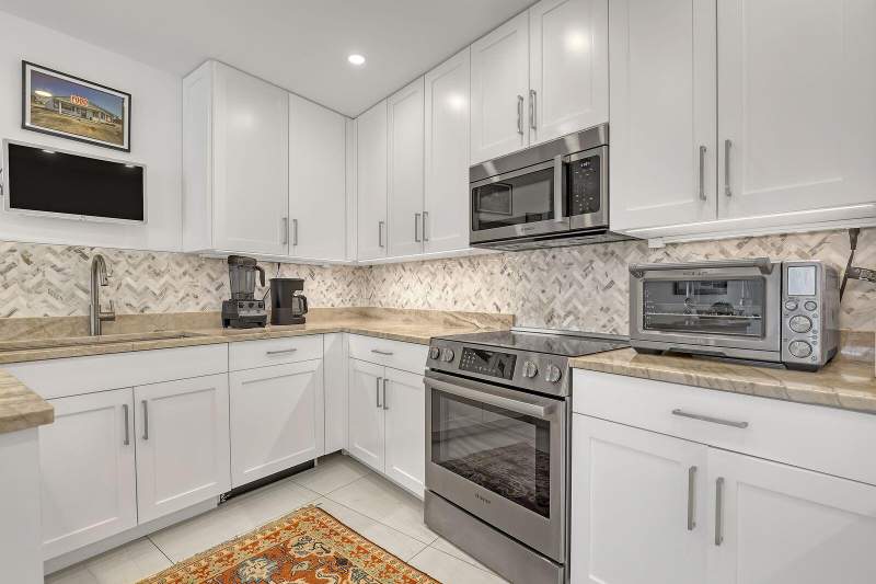 2 bedroom Condominium at 44 Cocoanut Row #507B, Palm Beach Towers Condo, Palm Beach — photo 5
