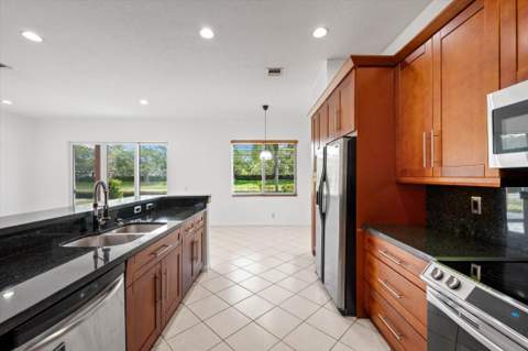 886 Sunflower Circle, Weston FL - photo 17 of 60