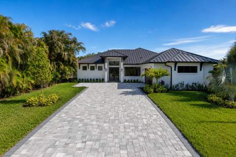 513 SW South Carolina Drive, Stuart FL - photo 16 of 39
