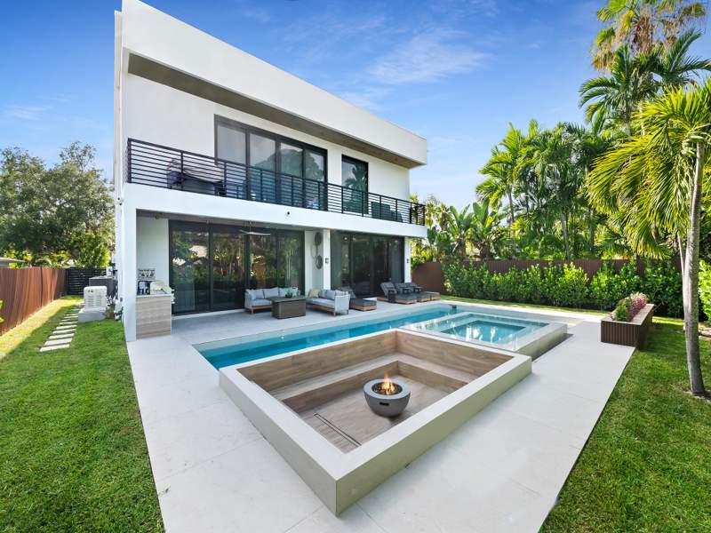 5 bedroom Single Family Residence at 728 NE 17th Terrace, Victoria Park, Fort Lauderdale — photo 2
