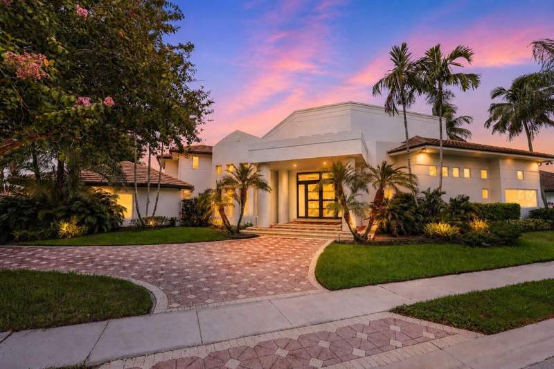 5 bedroom Single Family Residence at 757 NW 100th Terrace, Jacaranda Parcel 614, Plantation — photo 4