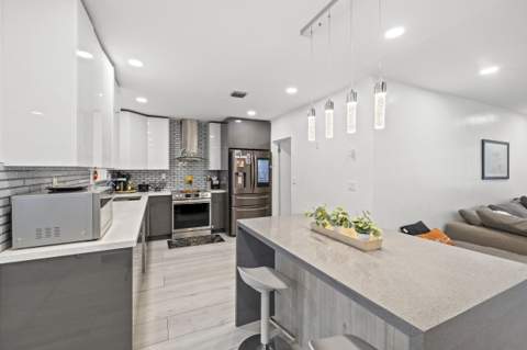 3230 Roosevelt Street, Hollywood FL - photo 10 of 44